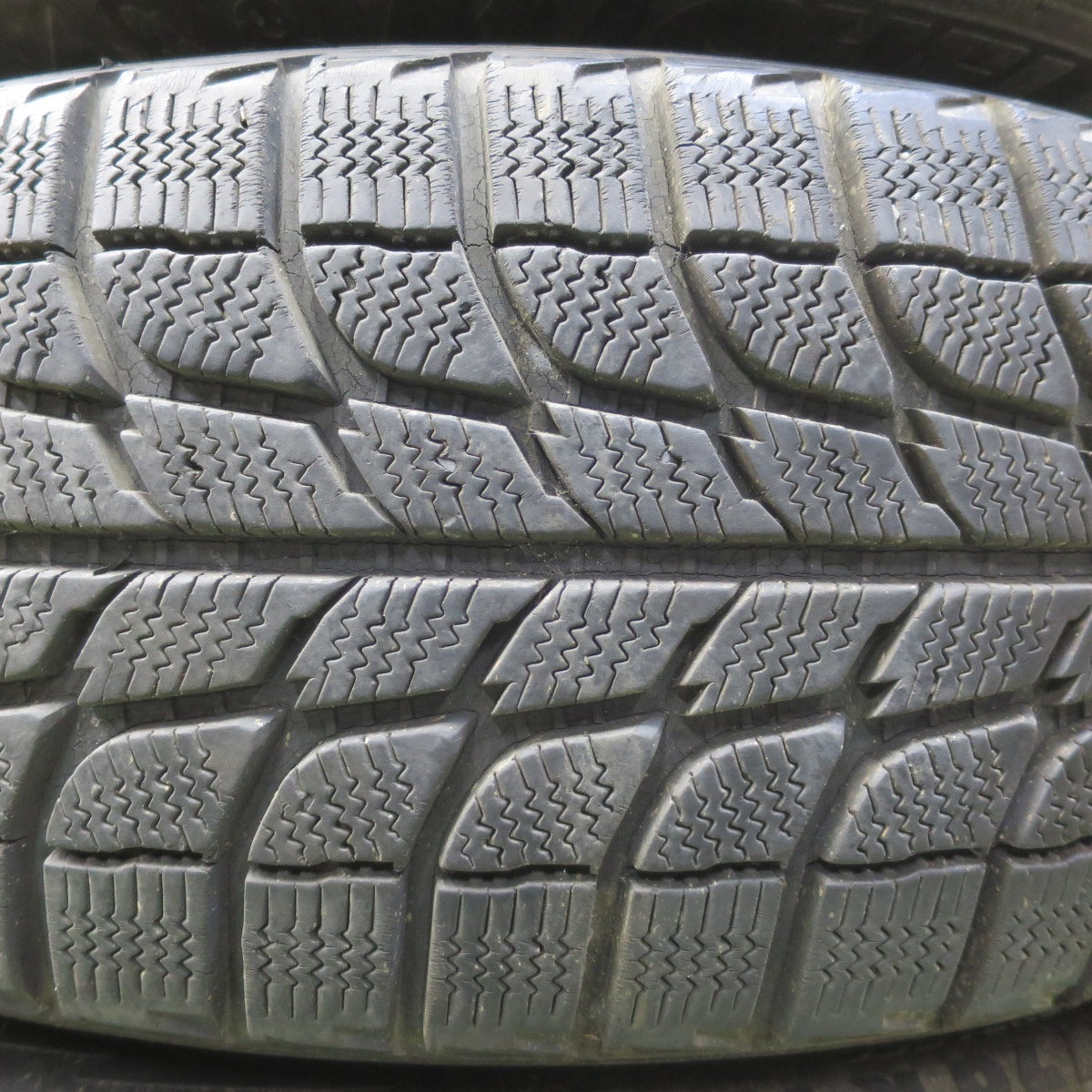 バリ溝！9分◎ランドローバー ディスカバリー 純正 235/70R16 スタッドレス ミシュラン LATITUDE X-ICE 16インチ PCD120.65/5H◎6061204イス