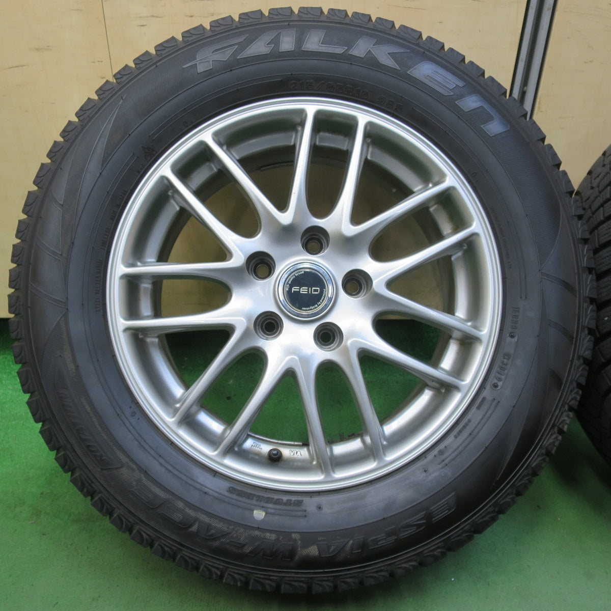 バリ溝！9分★スタッドレス 215/65R16 ファルケン エスピア W-ACE FEID 16インチ PCD114.3/5H★5072805イス