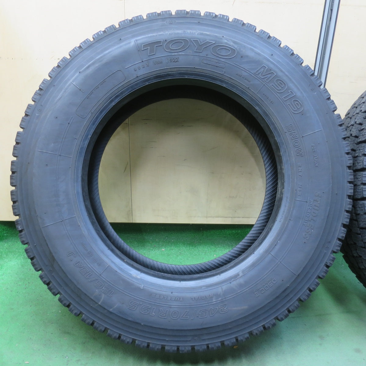 4本価格！22年★トラック タイヤ 245/70R19.5 136/134J スタッドレス トーヨー M919 19.5インチ★6031202イスタ