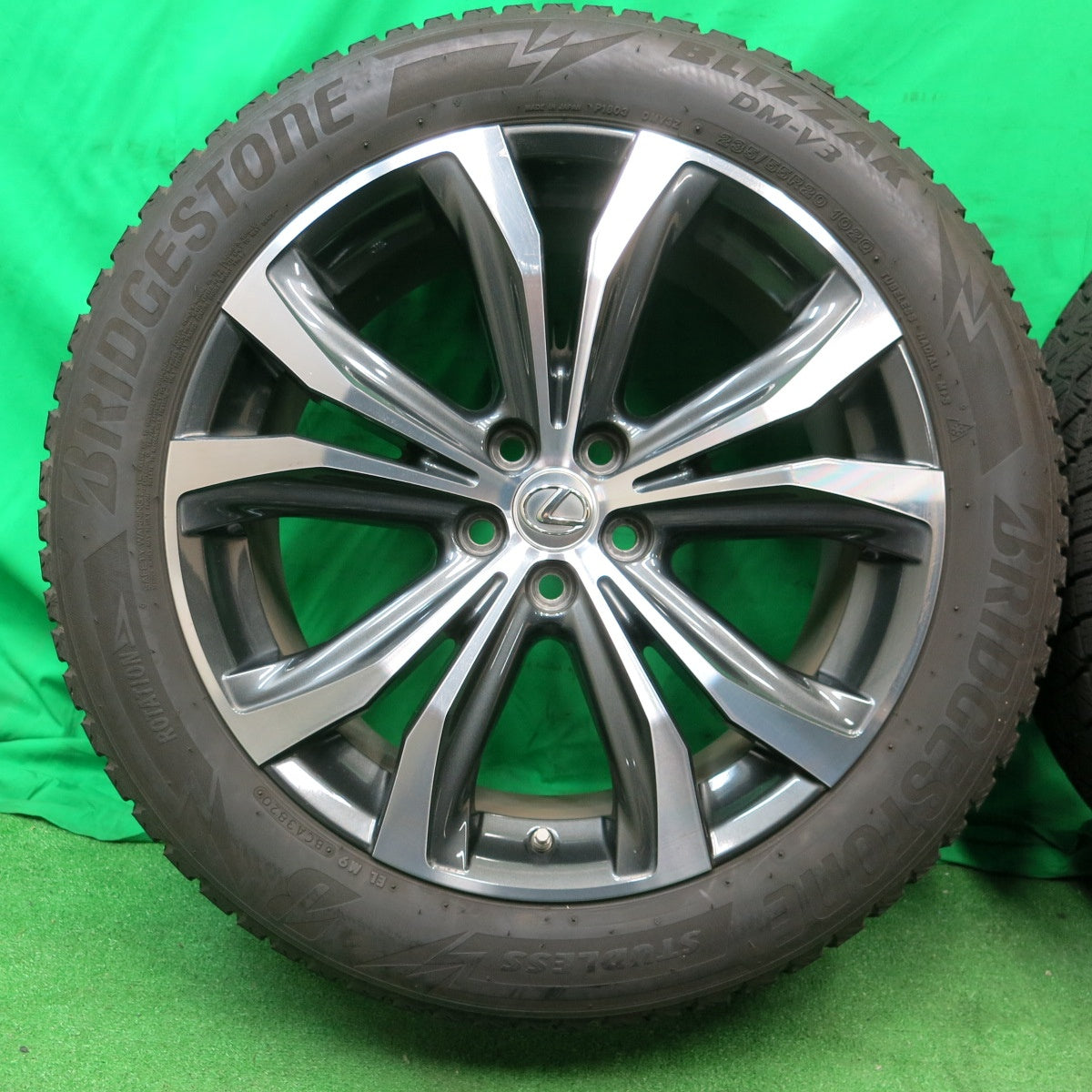 *送料無料* センサー付！キレイ！20年★レクサス RX バージョンL 純正 235/55R20 スタッドレス ブリヂストン ブリザック DM-V3 PCD114.3/5H★4051505ナス