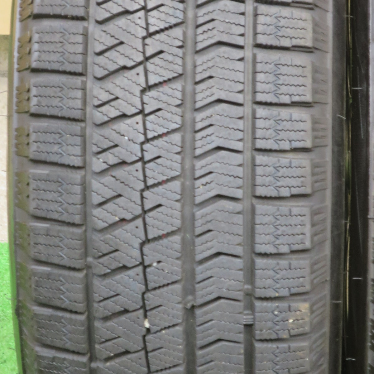 バリ溝！24年！キレイ！9.5分以上★スタッドレス 195/65R15 ブリヂストン ブリザック VRX2 TIRO 15インチ PCD114.3/5H★5090702TTス