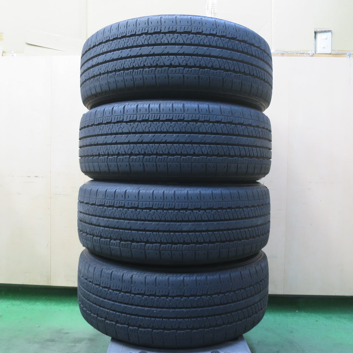 バリ溝！9.5分◎ボルボ ポールスター 純正 タイプ 社外 235/55R18 トライアングル THW10 TR257 18インチ PCD108/5H◎6081701イノ