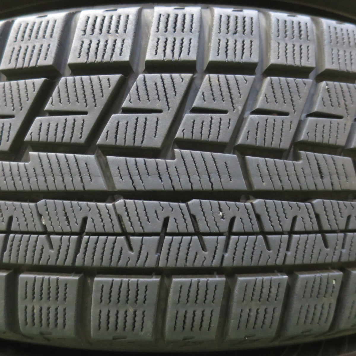 バリ溝！22年！キレイ！9分◎スタッドレス 185/65R15 ヨコハマ アイスガード iG60 EMBELY S10 エンベリー 15インチ PCD114.3/5H◎6081202イス