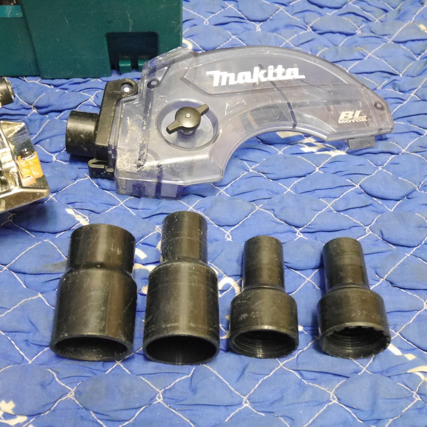 [送料無料] ☆マキタ 125mm 充電式 防じん マルノコ KS513D 電動 工具 切断機 防塵 丸のこ 丸ノコ 丸鋸 makita☆
