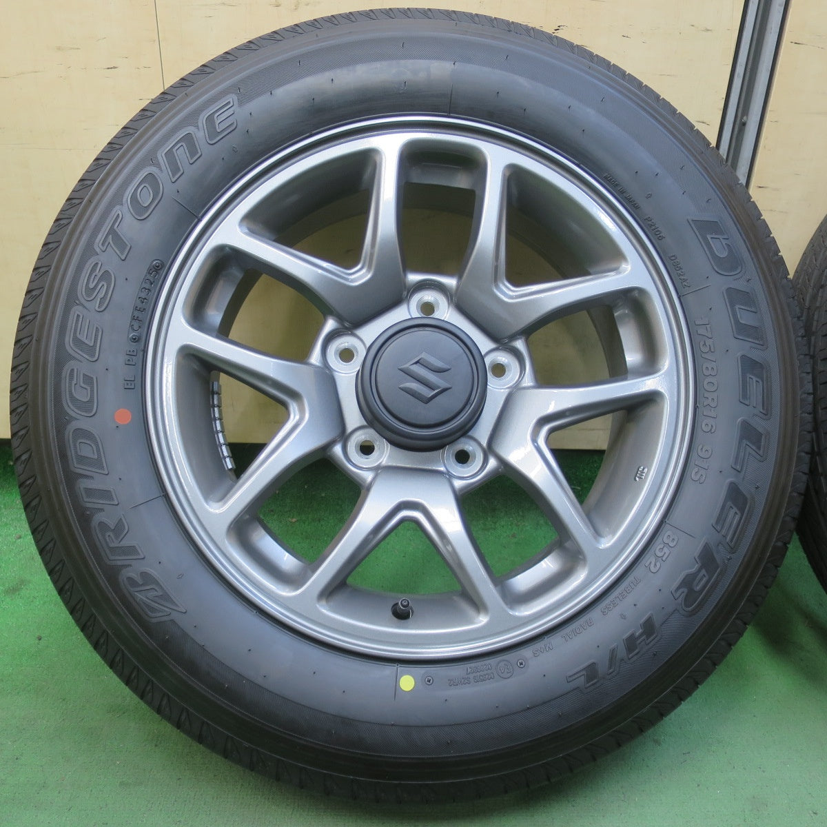 新車外し！25年★スズキ JB64W ジムニー 純正 175/80R16 ブリヂストン デューラー H/L 852 DUELER 16インチ PCD139.7/5H★6041506イノ