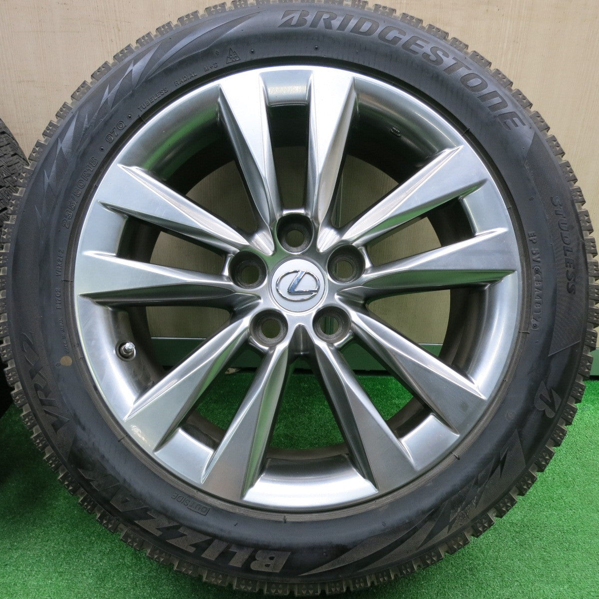 [送料無料] キレイ！センサー付★レクサス LS 純正 235/50R18 スタッドレス ブリヂストン ブリザック VRX2 PCD120/5H★4100205HAス