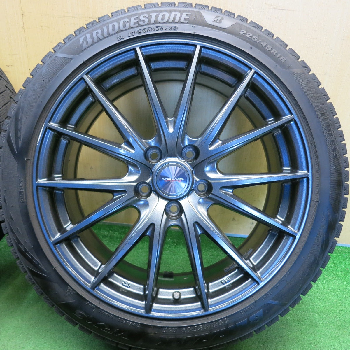 バリ溝！23年！キレイ！9.5分◎スタッドレス 225/45R18 ブリヂストン ブリザック VRX3 VELVA SPORTZ ヴェルヴァ 18インチ PCD114.3/5H◎6081605HAス
