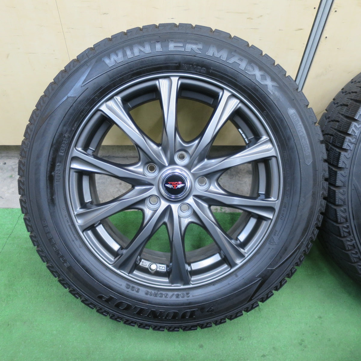 バリ溝！22年！キレイ！9.5分★スタッドレス 205/60R16 ダンロップ ウインターマックス WM02 TEAD テッド 16インチ PCD114.3/5H★6042305TTス