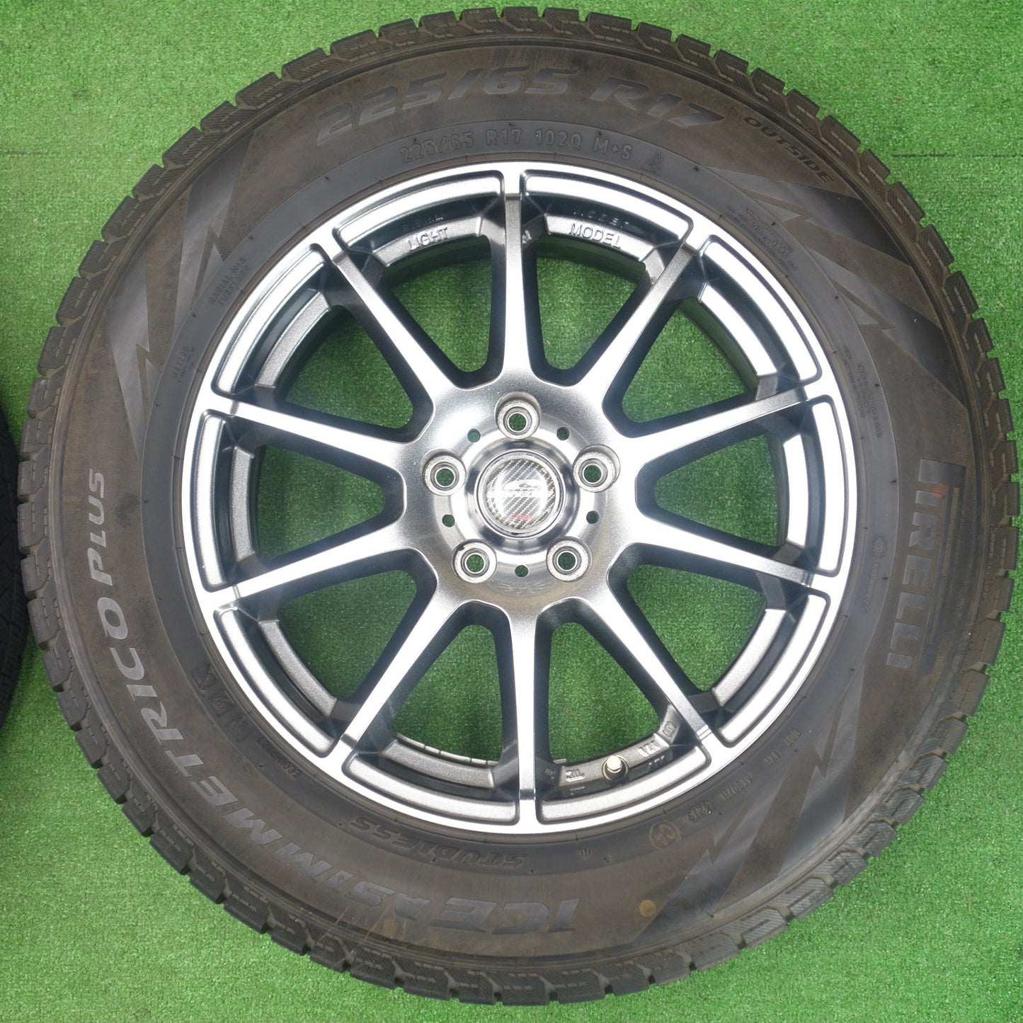 バリ溝！キレイ！9分★スタッドレス 225/65R17 ピレリ アイスアシンメトリコ プラス SCHNEIDER シュナイダー 17インチ PCD114.3/5H★6020701KTス