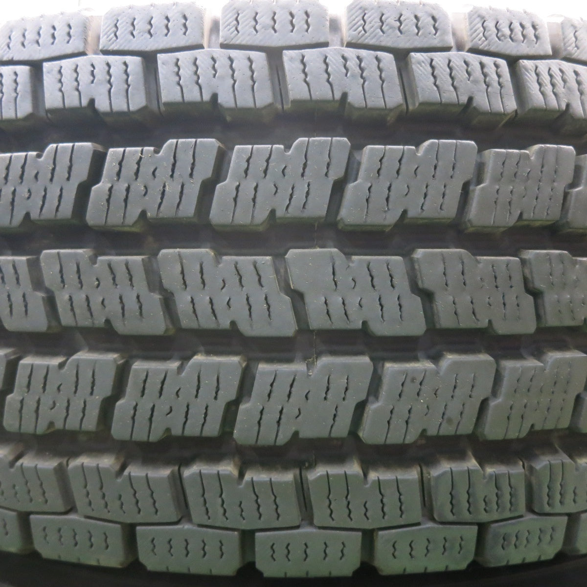 *送料無料* バリ溝！21年！9分★632 LOXARNY BATTLESHIP BADX 195/80R15 スタッドレス ヨコハマ アイスガード iG91 ロクサーニ PCD139.7/6H★4062902HAス