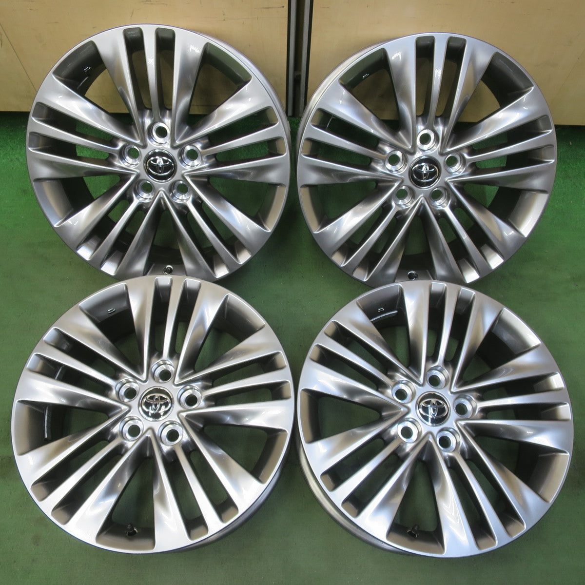 新車外し★トヨタ 40系 アルファード Zグレード 純正 ホイール 18インチ 18×7J PCD120/5H★6062413イホ