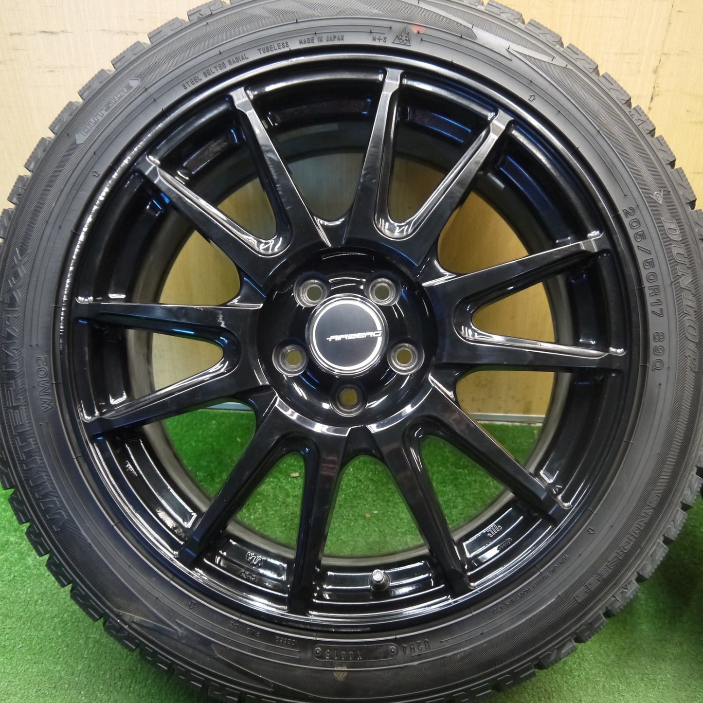 ほぼ未使用★プリウス 等 205/50R17 スタッドレス ダンロップ ウインターマックス WM02 AIRBERG エアベルグ 17インチ PCD100/5H★6032703Hス