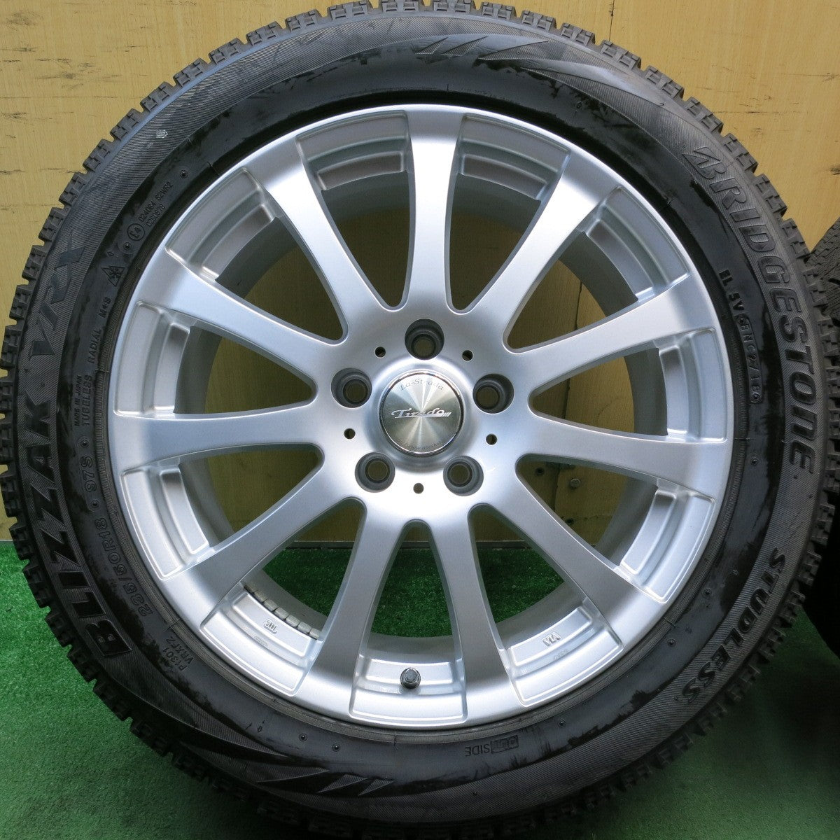 キレイ★レクサス 等 235/50R18 スタッドレス ブリヂストン ブリザック VRX Tirado La-Strada 阿部商会 18インチ PCD120/5H★5080208HAス