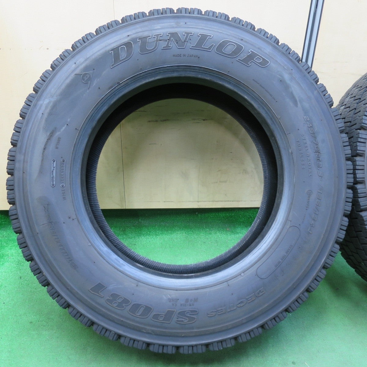 2本価格！23年★トラック タイヤ 245/70R19.5 136/134J スタッドレス ダンロップ デクテス SP081 DECTES 19.5インチ★4102106イスタ