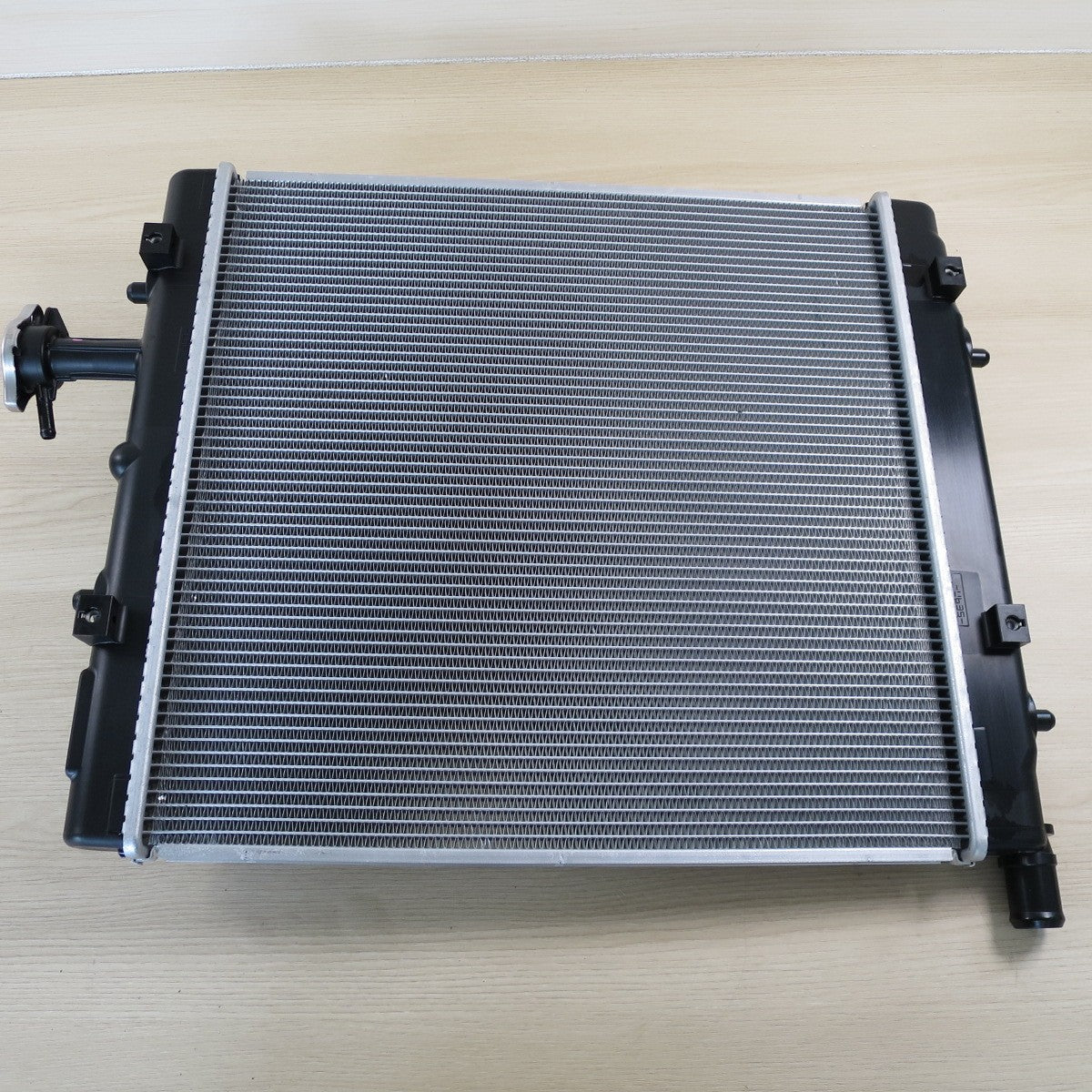 未使用♪ダイハツ S321V ハイゼット カーゴ 純正 ラジエーター DENSO 422176-7470 デンソー カー パーツ♪