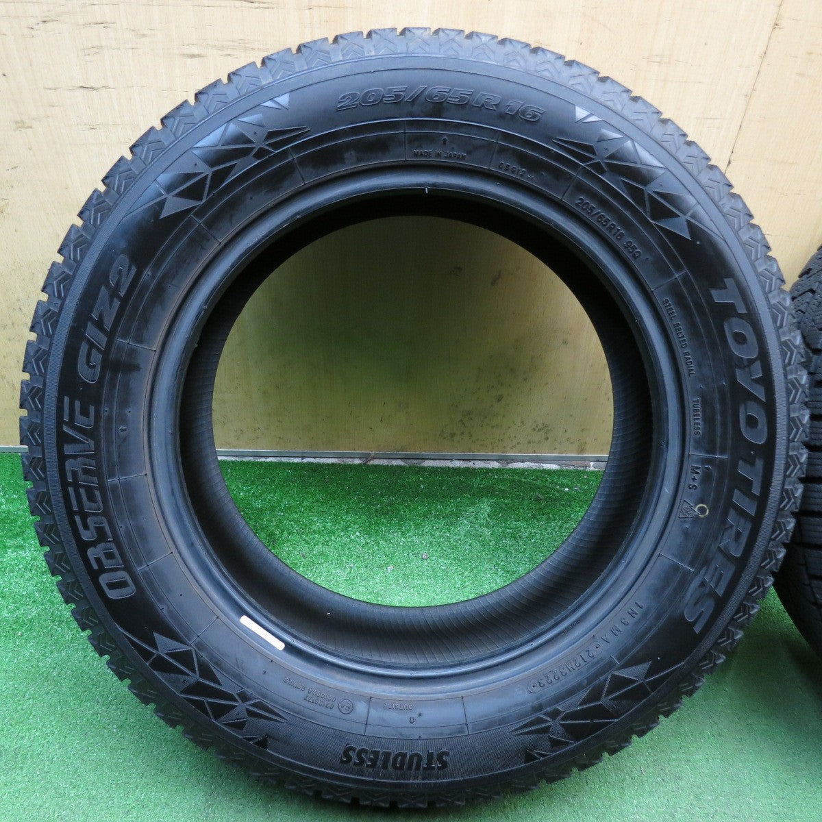 バリ溝！23年！9.5分◎スタッドレス 205/65R16 トーヨー オブザーブ GIZ2 タイヤ 16インチ ヤリスクロス セレナ カムリ 等◎6100203KKスタ