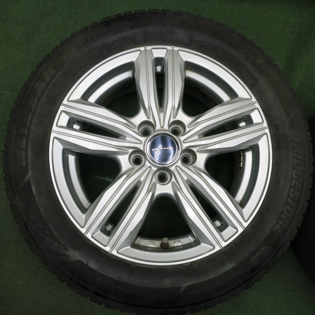 *送料無料* バリ溝！22年！キレイ！9分★スタッドレス 185/60R15 ブリヂストン ブリザック VRX3 GRADUAL グラデュアル 15インチ PCD100/5H★4070202NJス