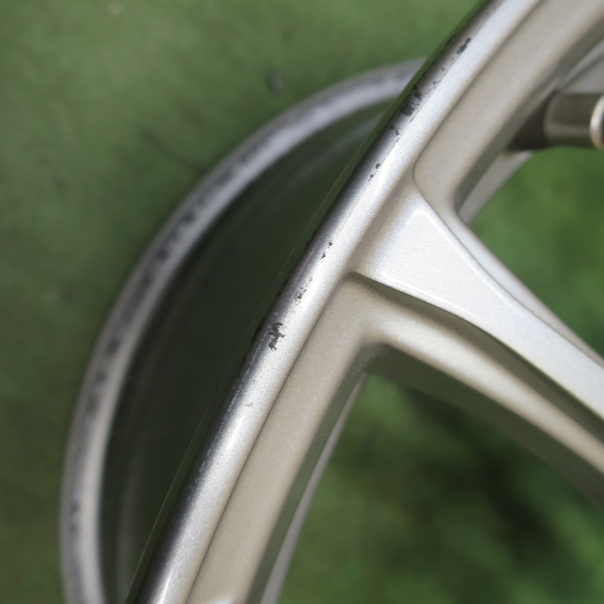 キレイ★ravrion LUMIERE 17インチ ホイール ラブリオン 17×7J PCD114.3/5H★6070103NGホ
