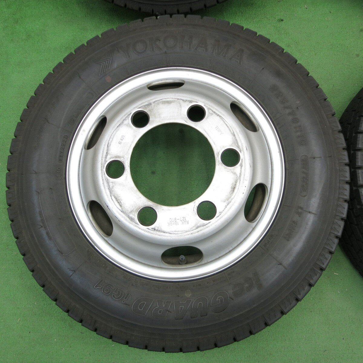 バリ溝！21年！8.5分★トラック タイヤ 225/70R16 117/115L スタッドレス ヨコハマ アイスガード iG91 TOPY スチール 127-9TC PCD222.25/6H★5021904ナス