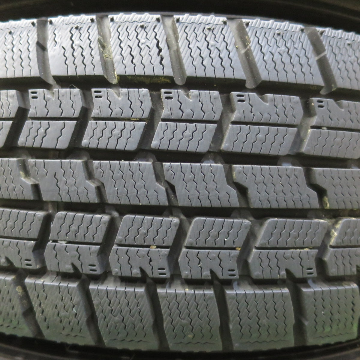 バリ溝！25年！キレイ！ほぼ10分★スタッドレス 185/65R15 グッドイヤー アイスナビ7 SPORT DAISY スポルト デイジー 15インチ PCD100/4H★6060907イス