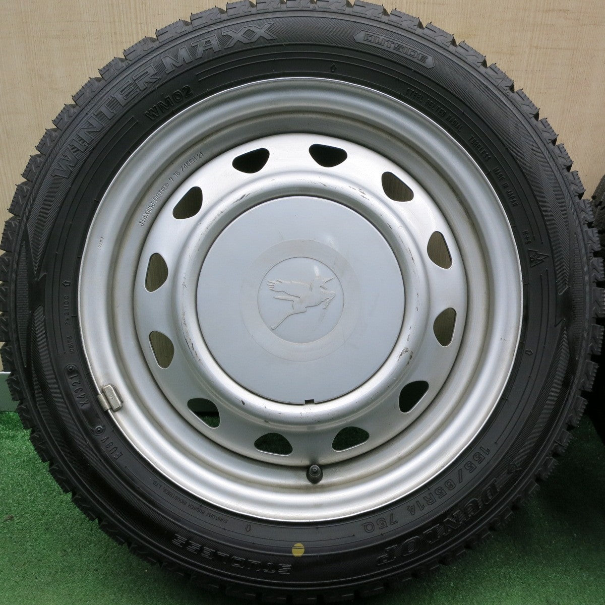 *送料無料* タイヤほぼ未使用！21年★スタッドレス 155/65R14 ダンロップ ウインターマックス WM02 スチール 14インチ PCD100 114.3/4H マルチ★4051007HAス