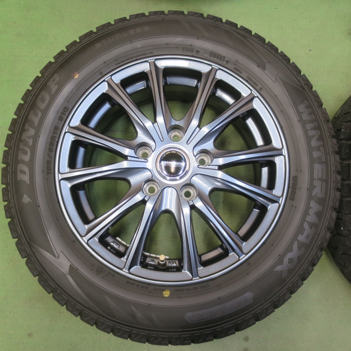 バリ溝！22年！キレイ！9.5分◎スタッドレス 195/65R15 ダンロップ ウインターマックス WM02 WAREN ヴァーレン 15インチ PCD114.3/5H◎6083115イス