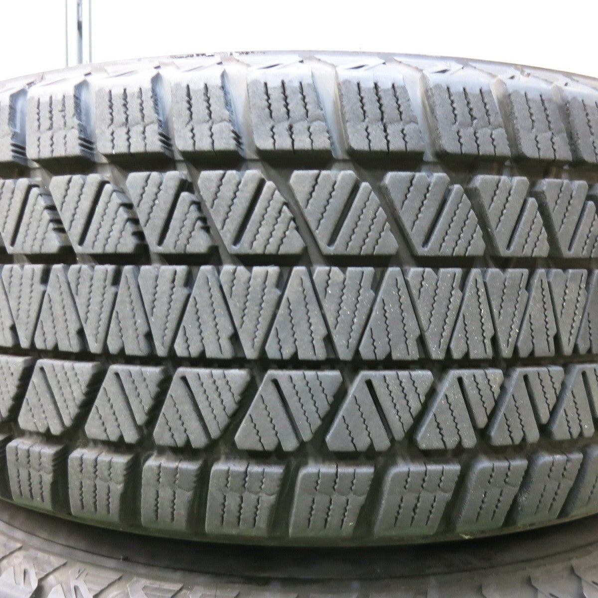 バリ溝！キレイ！9分★スタッドレス 225/60R17 ブリヂストン ブリザック DM-V3 TOPRUN トップラン 17インチ PCD114.3/5H★4122701SYス