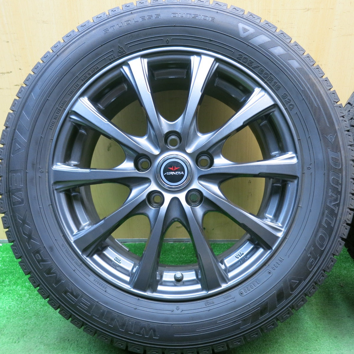バリ溝！キレイ！8.5分★スタッドレス 205/60R16 ダンロップ ウインターマックス 03 AIRNOVA エアノヴァ 16インチ PCD114.3/5H★5052408HAス