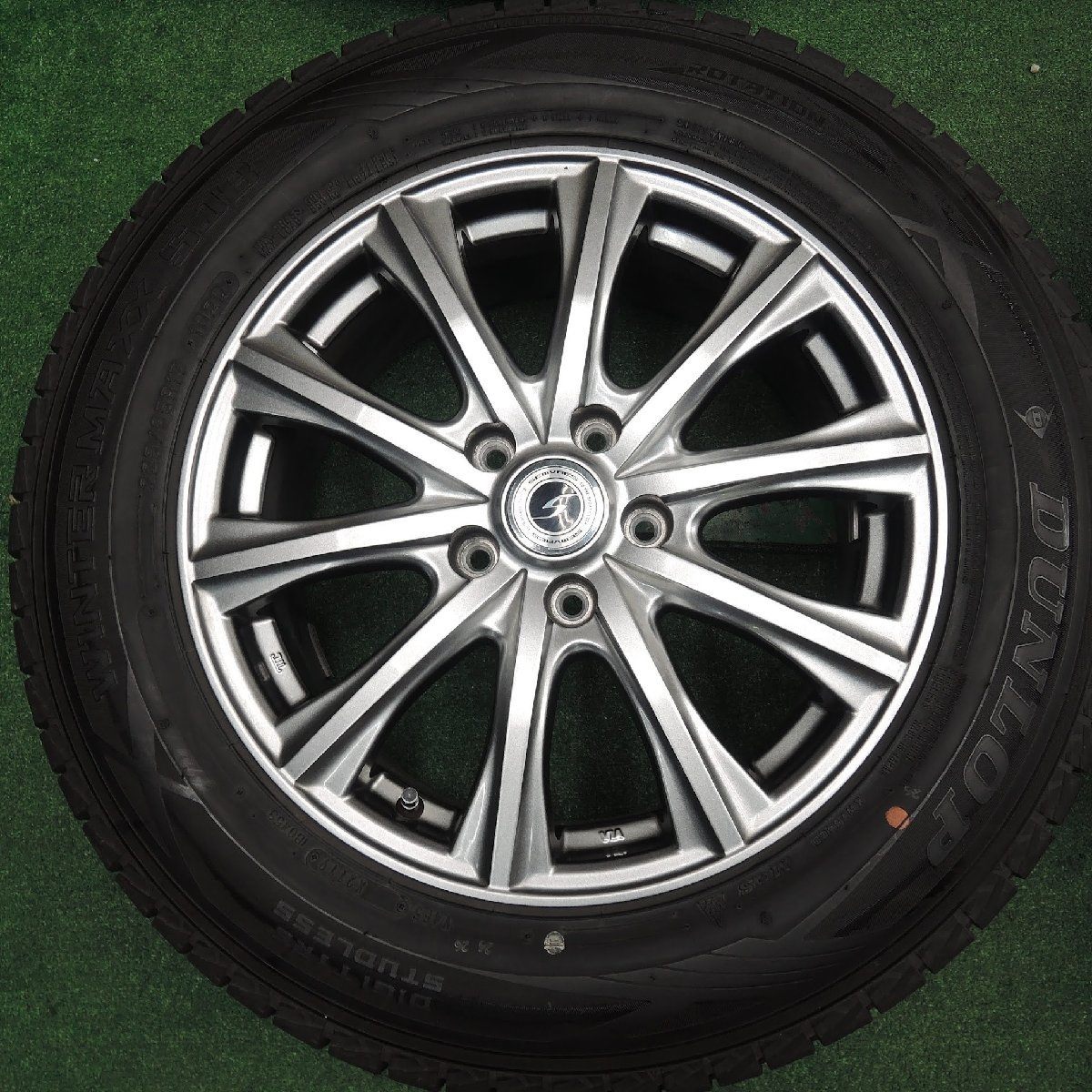 キレイ★スタッドレス 225/65R17 ダンロップ ウインターマックス SJ8 SEMVAES 17インチ PCD114.3/5H★3111805HAス