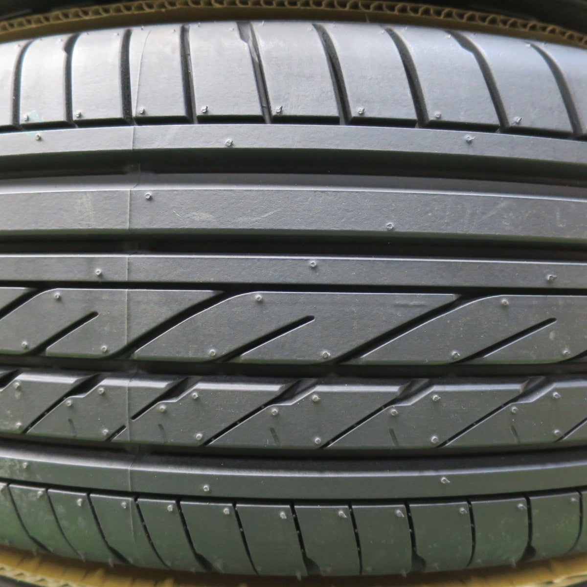 [送料無料] 未使用！24年★BARBERO CRIMSON 215/60R17C 109/107R グッドイヤー イーグル #1 ホワイトレター バルベロ クリムソン 17インチ PCD139.7/6H★5031007イノ