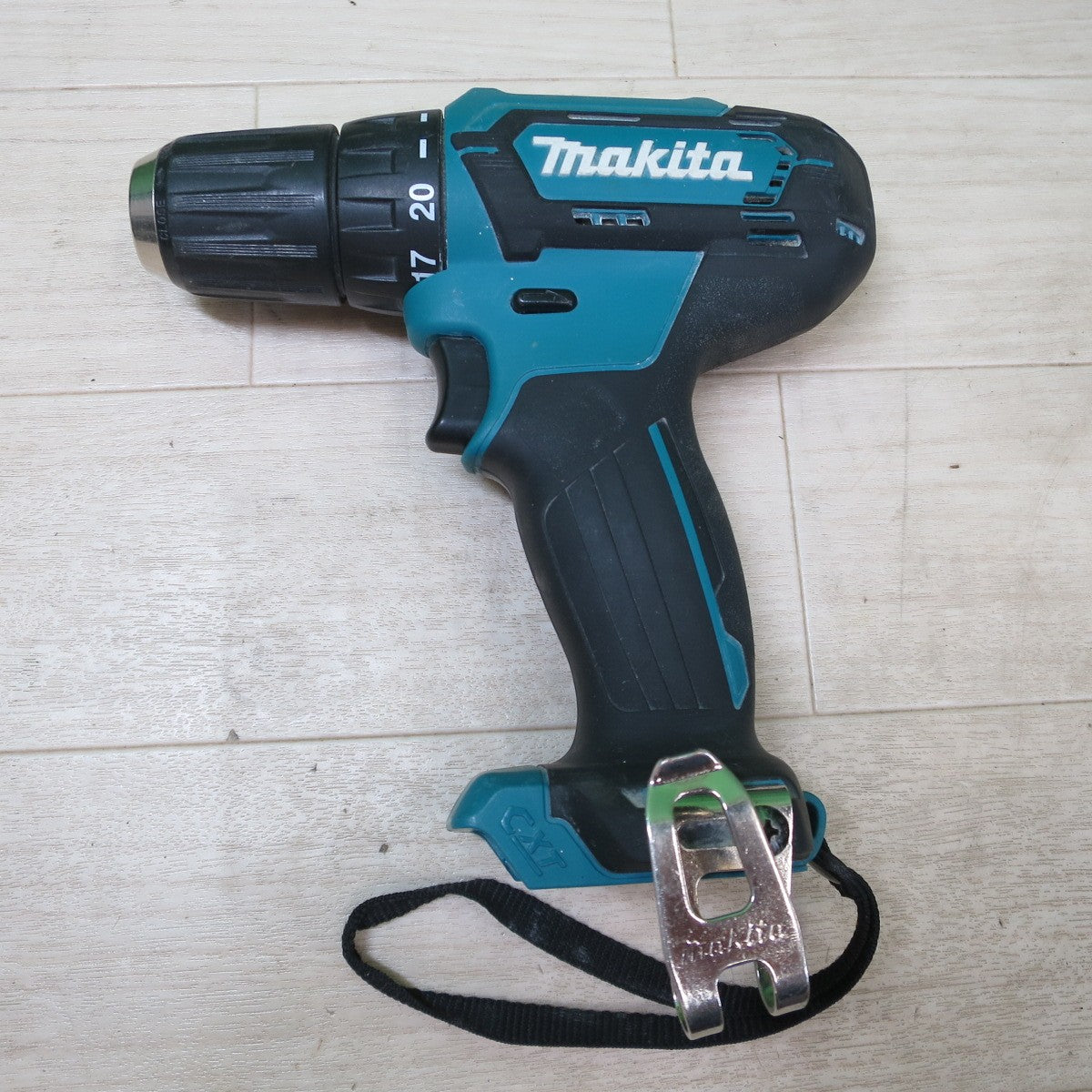 [送料無料] ☆マキタ 充電式 ドライバドリル DF333D 電動 工具 バッテリー 充電器 DC10SA 10.8V makita☆