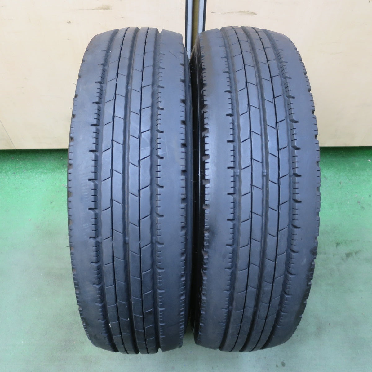 バリ溝！24年！9分！2本◎トラック タイヤ 205/75R16 113/111N ダンロップ エナセーブ SPLT50M 16インチ◎6101611イノタ