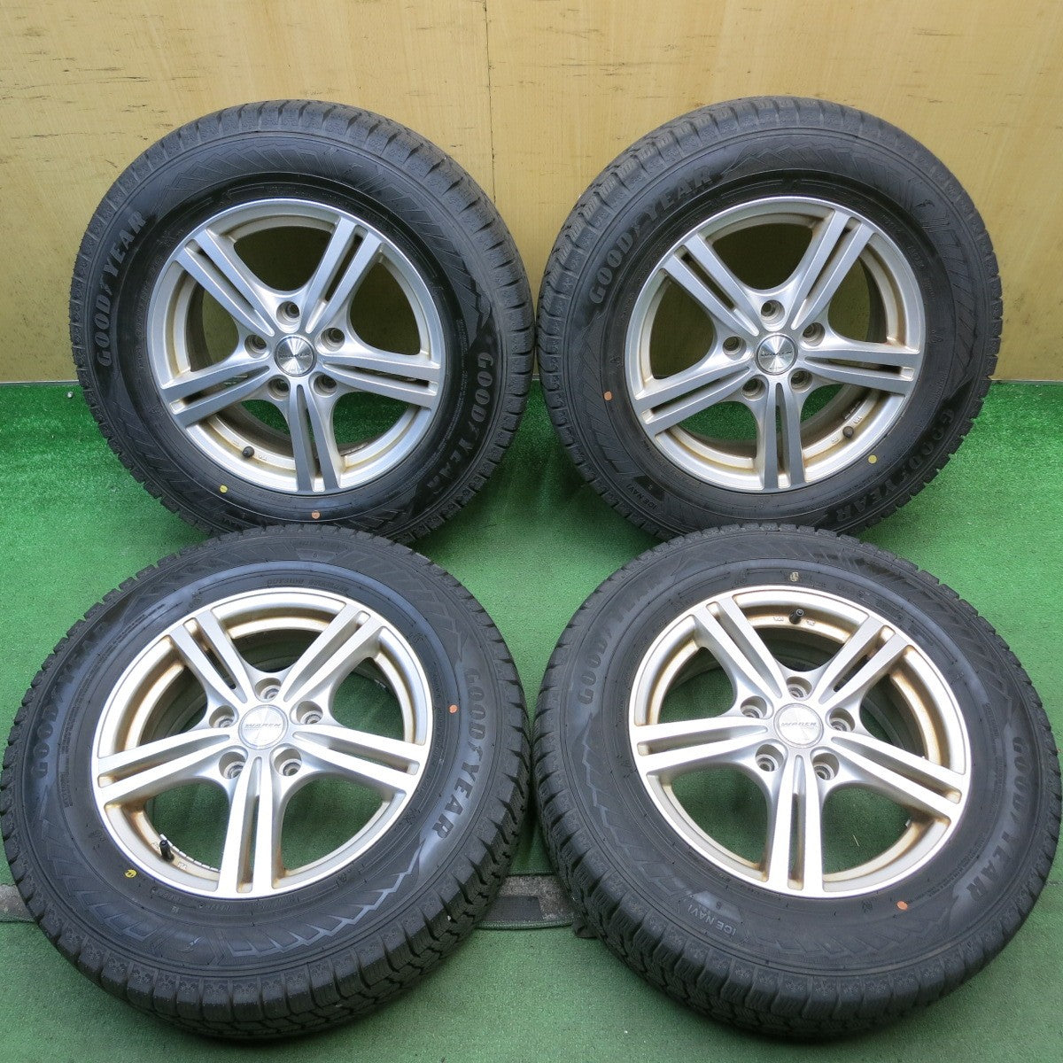 バリ溝！23年！9.5分以上◎スタッドレス 205/65R15 グッドイヤー アイスナビ8 WAREN ヴァーレン 15インチ PCD114.3/5H◎6081315HAス