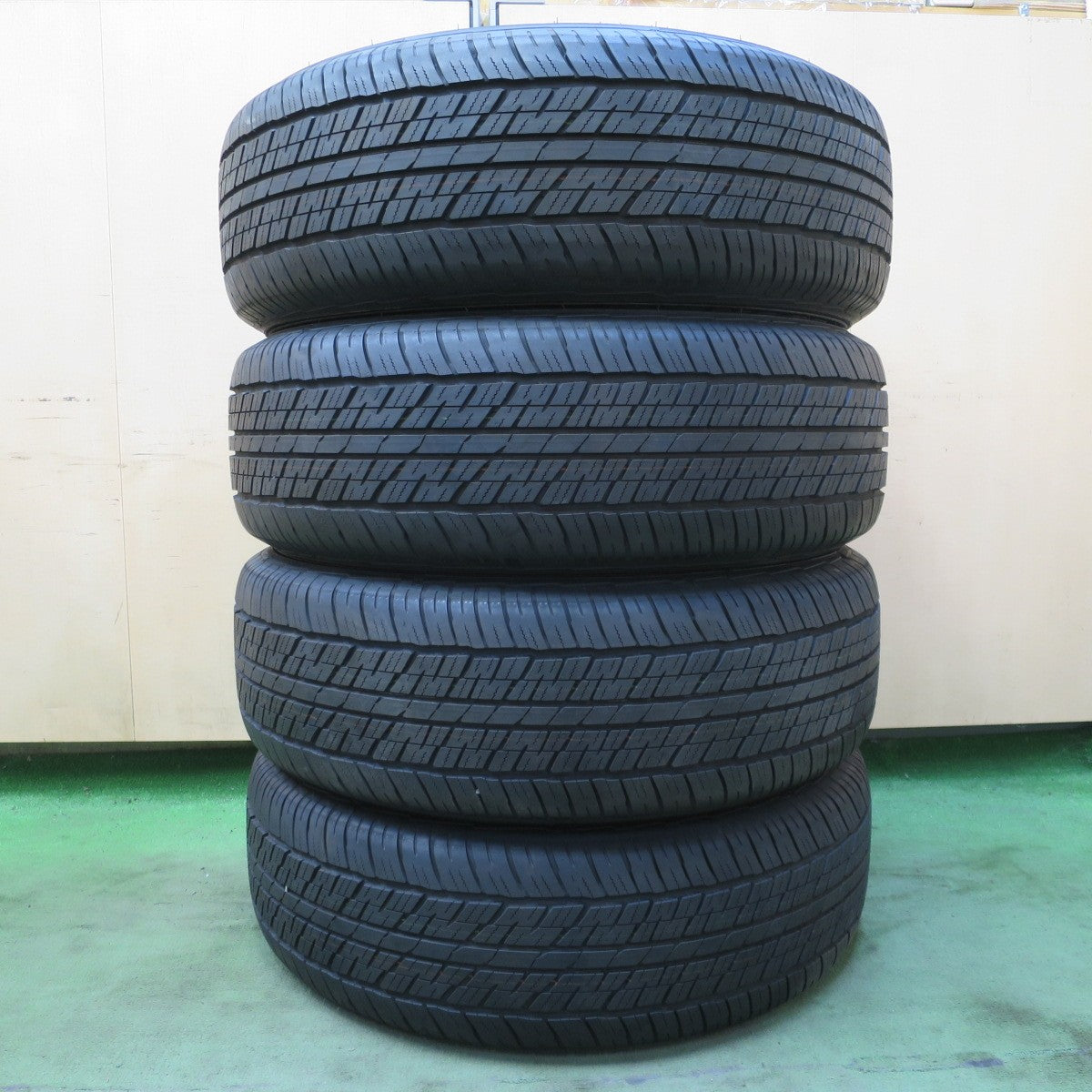 新車外し！24年★265/65R18 ダンロップ AT23 グラントレック タイヤ 18インチ ランクル 250 VX 300 等★6071404NGノタ
