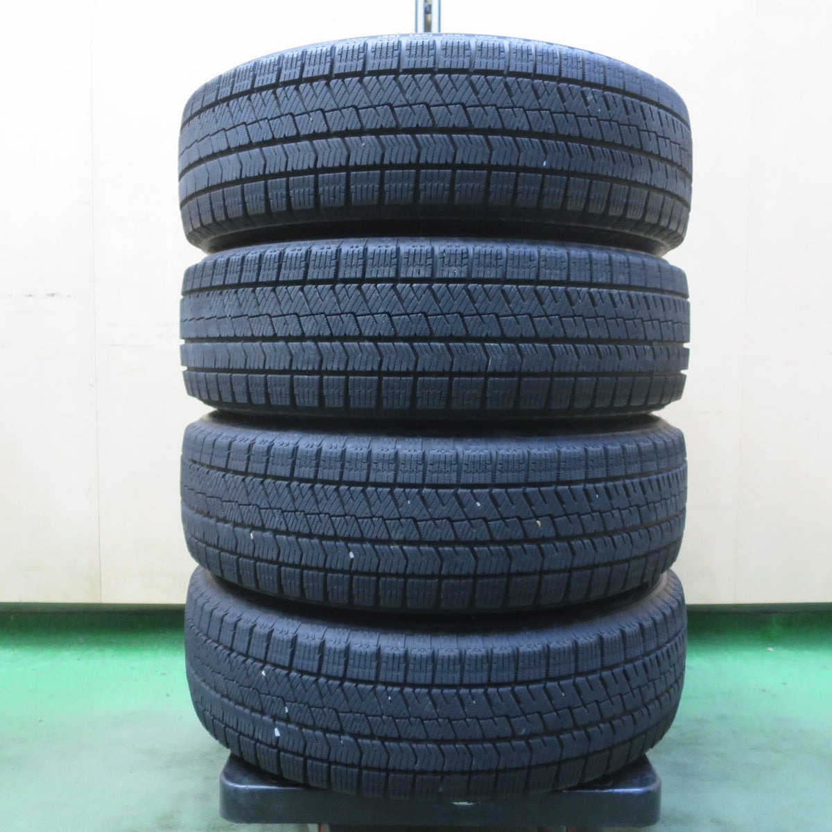 バリ溝！キレイ！8.5分◎スタッドレス 175/65R15 ブリヂストン ブリザック VRX2 TIRADO Eta LA STRADA ティラード ラストラーダ 15インチ PCD100/4H◎6100810イス