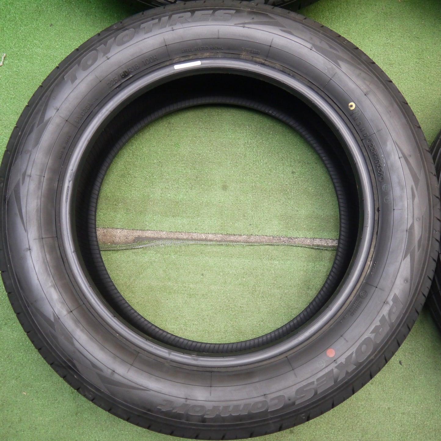 新車外し！26年★225/60R18 トーヨー プロクセス Comfort コンフォート タイヤ 18インチ 40系 アルファード ハリアー CX-5 RAV4 等★6070107KKノタ