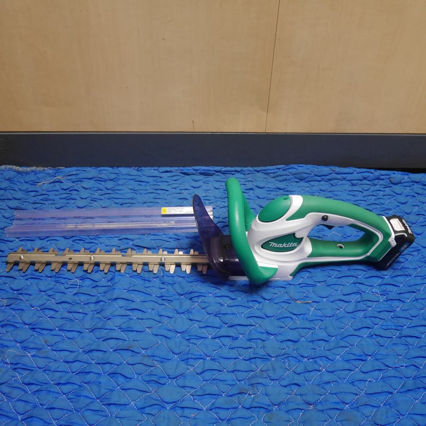 [送料無料] キレイ☆マキタ 350mm 充電式 生垣 バリカン MUH353D 充電式 ヘッジトリマー 剪定 草刈機 草刈り機 makita☆