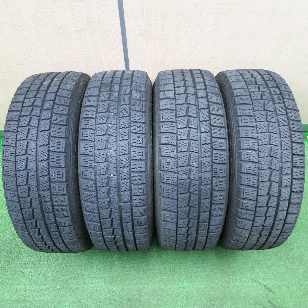 キレイ★スタッドレス 205/60R16 ダンロップ ウインターマックス WM01 AXEL アクセル 16インチ PCD114.3/5H★5010304NJス