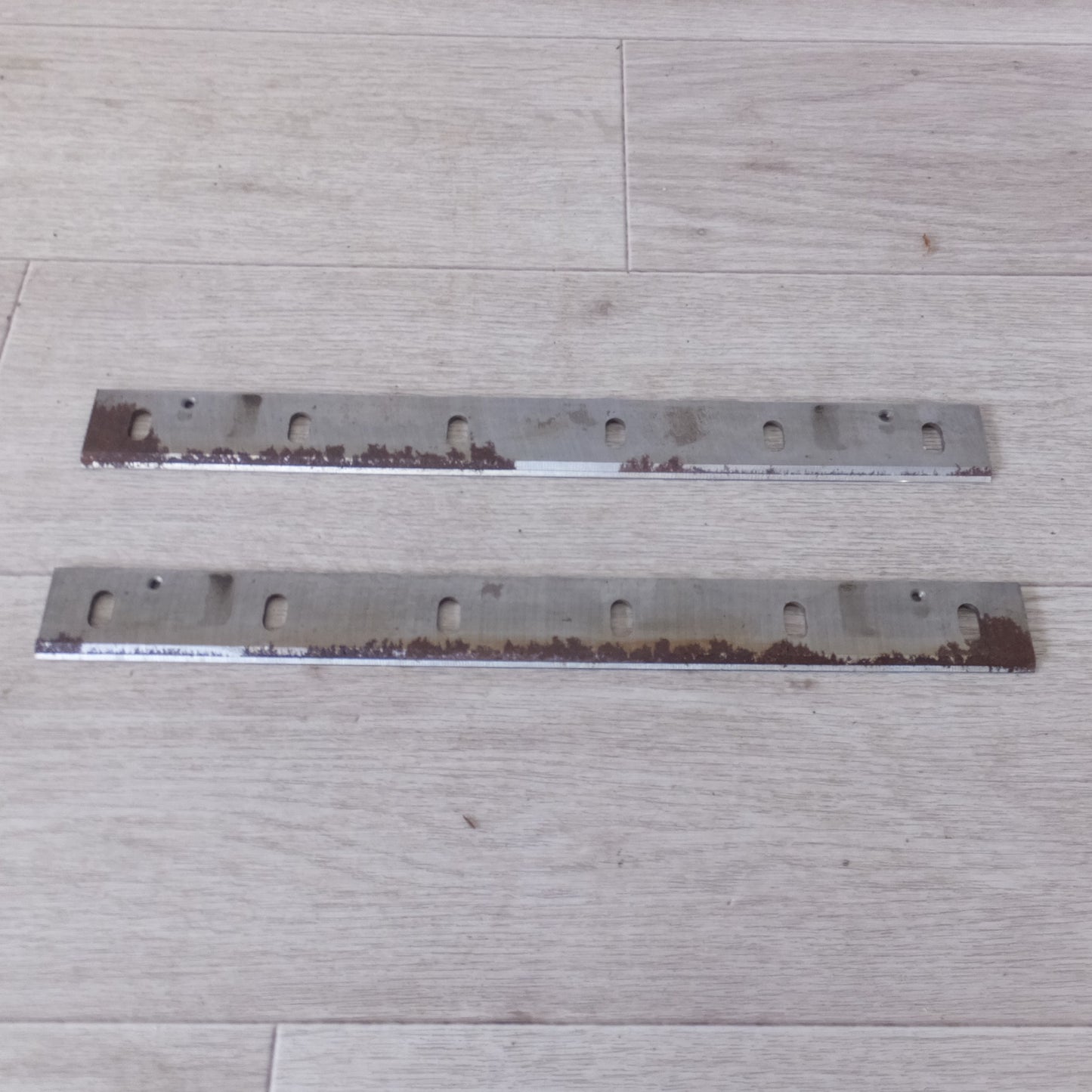 [送料無料] ★マキタ makita カンナ刃 高速度鋼 SKHK1L 793350-7 306×32×3mm　モデル 2012★