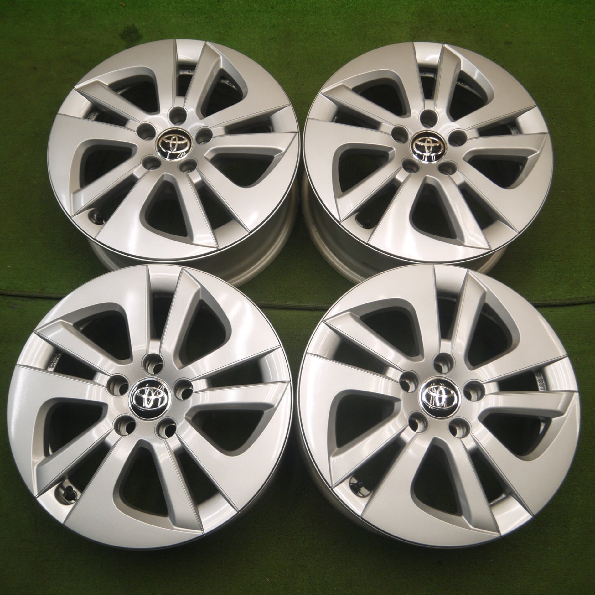 送料無料* 新車外し☆トヨタ 50系 プリウス 純正 ホイール 15インチ 15