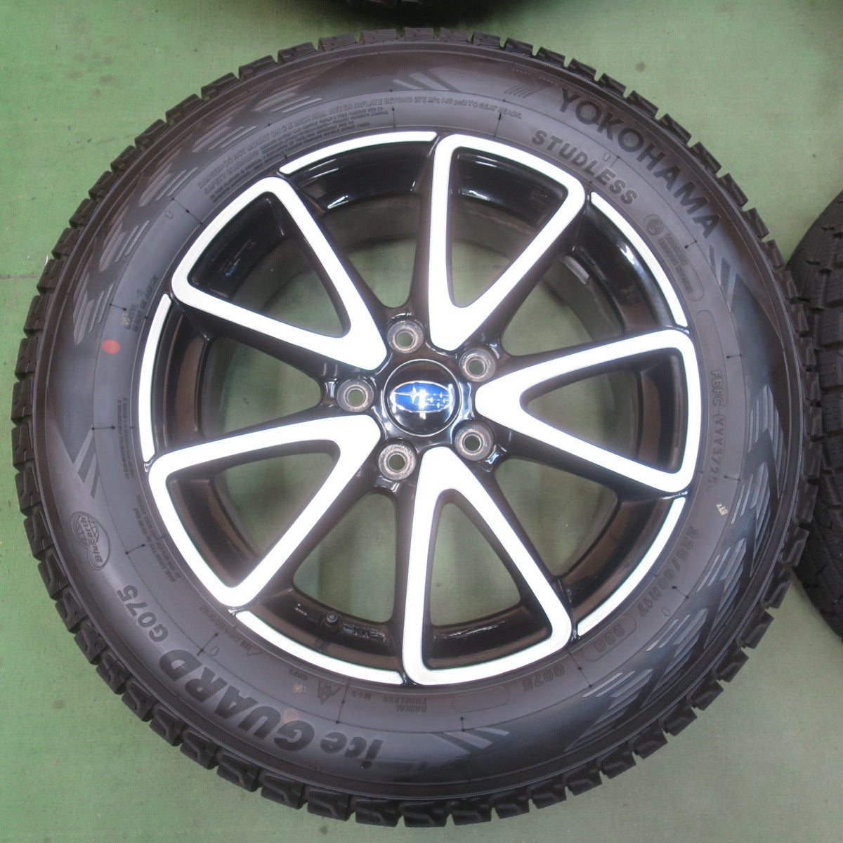 超バリ溝！25年！ほぼ10分★スバル レヴォーグ 純正 225/60R17 スタッドレス ヨコハマ アイスガード G075 17インチ PCD114.3/5H★6050407イス
