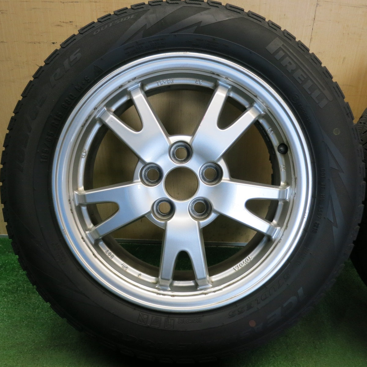 4本価格★トヨタ 30系 プリウス 純正 185/65R15 スタッドレス ピレリ アイスアシンメトリコ 15インチ PCD100/5H★6061103HAス