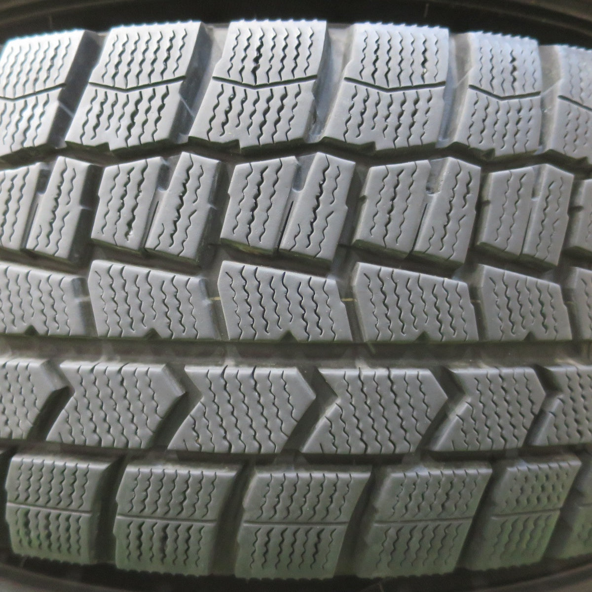 バリ溝！22年！キレイ！9.5分★スタッドレス 205/65R15 ダンロップ ウインターマックス WM02 SIBILLA NEXT W5 シビラ 15インチ PCD114.3/5H★6030303イス
