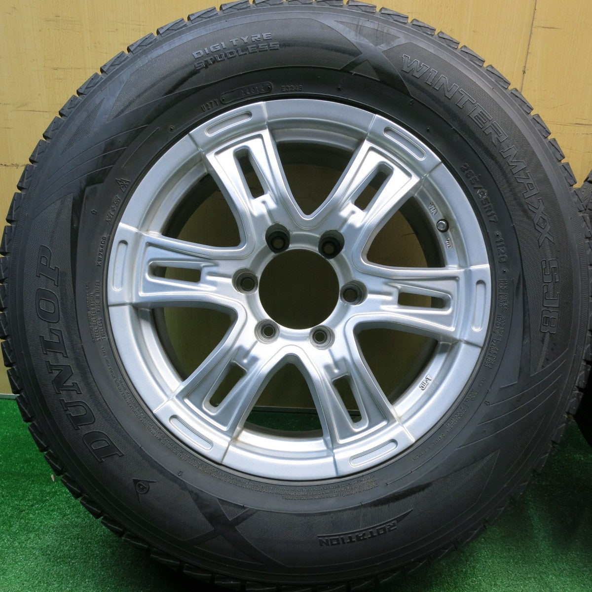 バリ溝！9.5分★スタッドレス 265/65R17 ダンロップ ウインターマックス SJ8 社外 アルミ 17インチ PCD139.7/6H★5112005HAス
