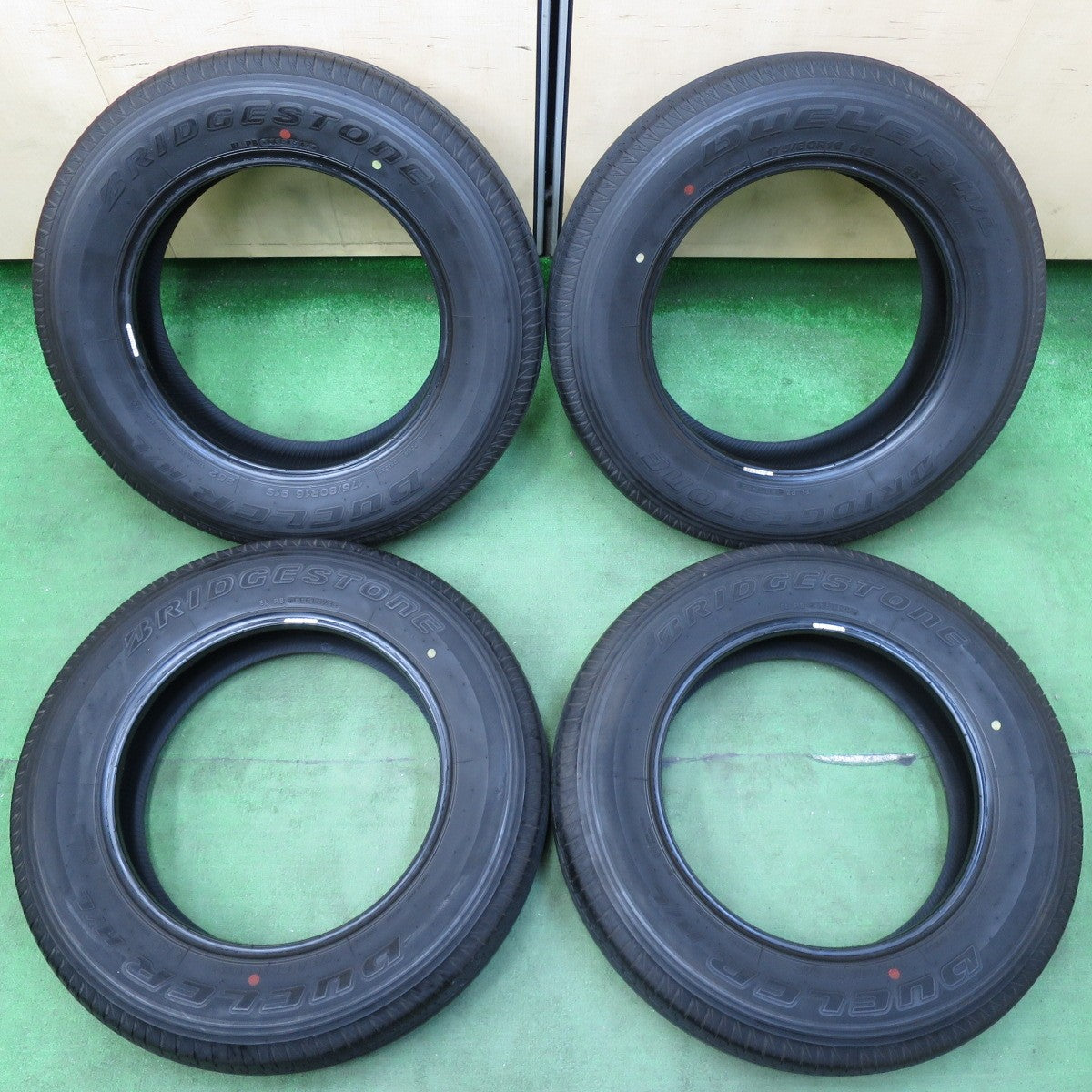 [送料無料] バリ溝！23年！9.5分★ジムニー 等 175/80R16 ブリヂストン デューラー H/L 852 タイヤ 16インチ★5010410イノタ
