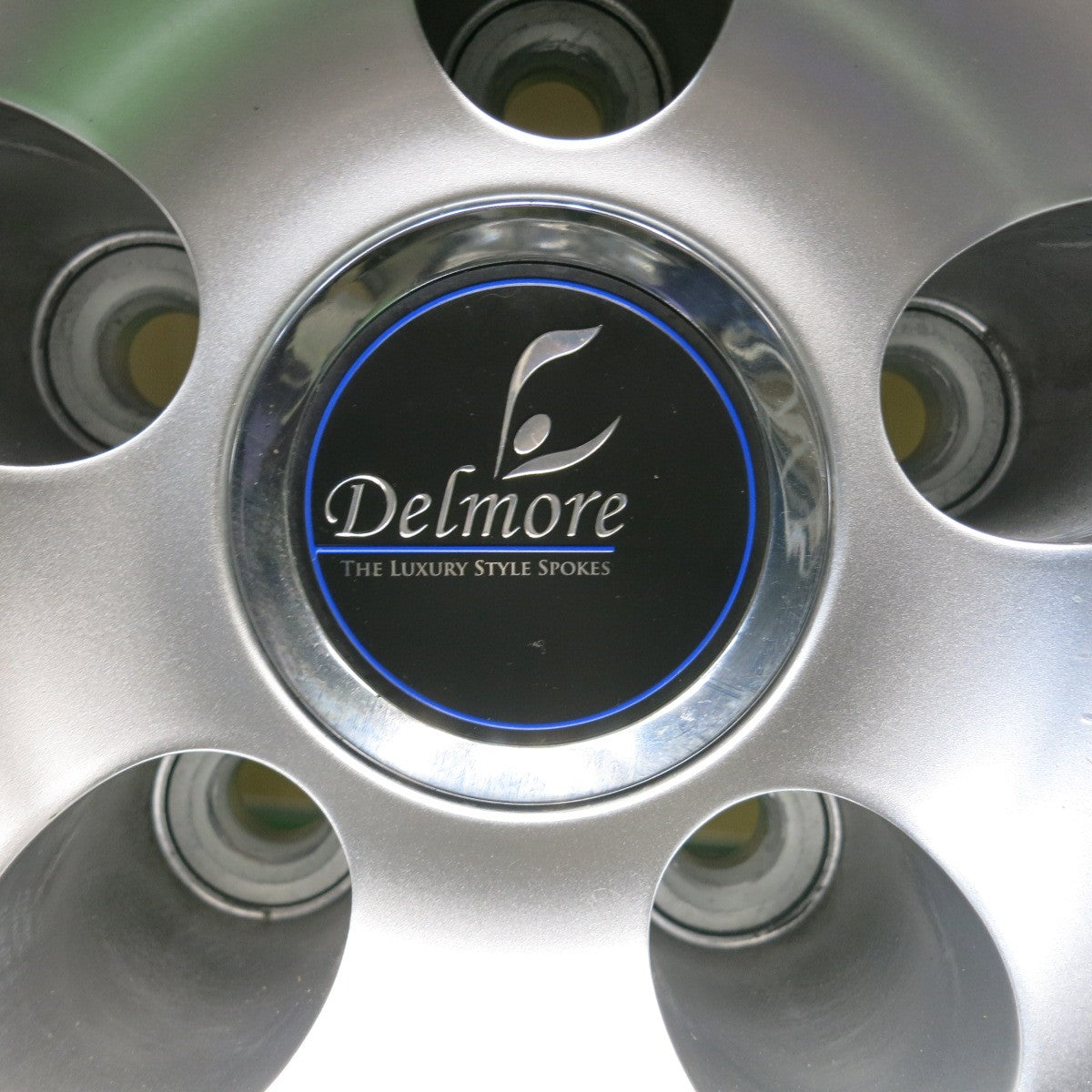 センサー付！バリ溝！23年！キレイ！9.5分★スタッドレス 235/65R18 ブリヂストン ブリザック DM-V3 Delmore LC.S デルモア 18インチ PCD114.3/5H★6011707HAス