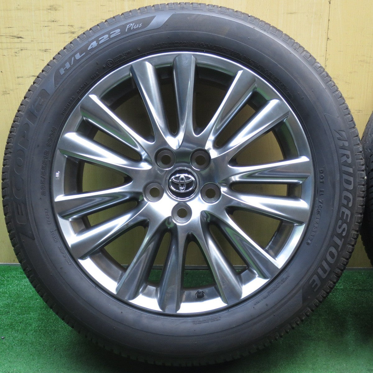 バリ溝！キレイ！9分★トヨタ 60系 ハリアー 純正 235/55R18 ブリヂストン エコピア H/L 422 プラス 18インチ PCD114.3/5H★5060207NJノ