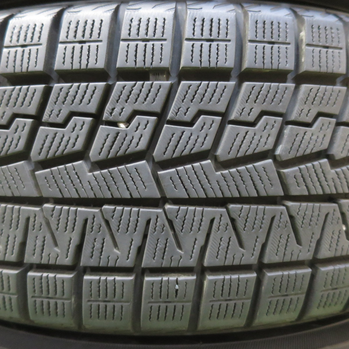 バリ溝！23年！キレイ！9.5分★スタッドレス 185/60R15 ヨコハマ アイスガード iG70 VELVA SPORTZ ヴェルヴァ 15インチ PCD100/4H★5110703イス