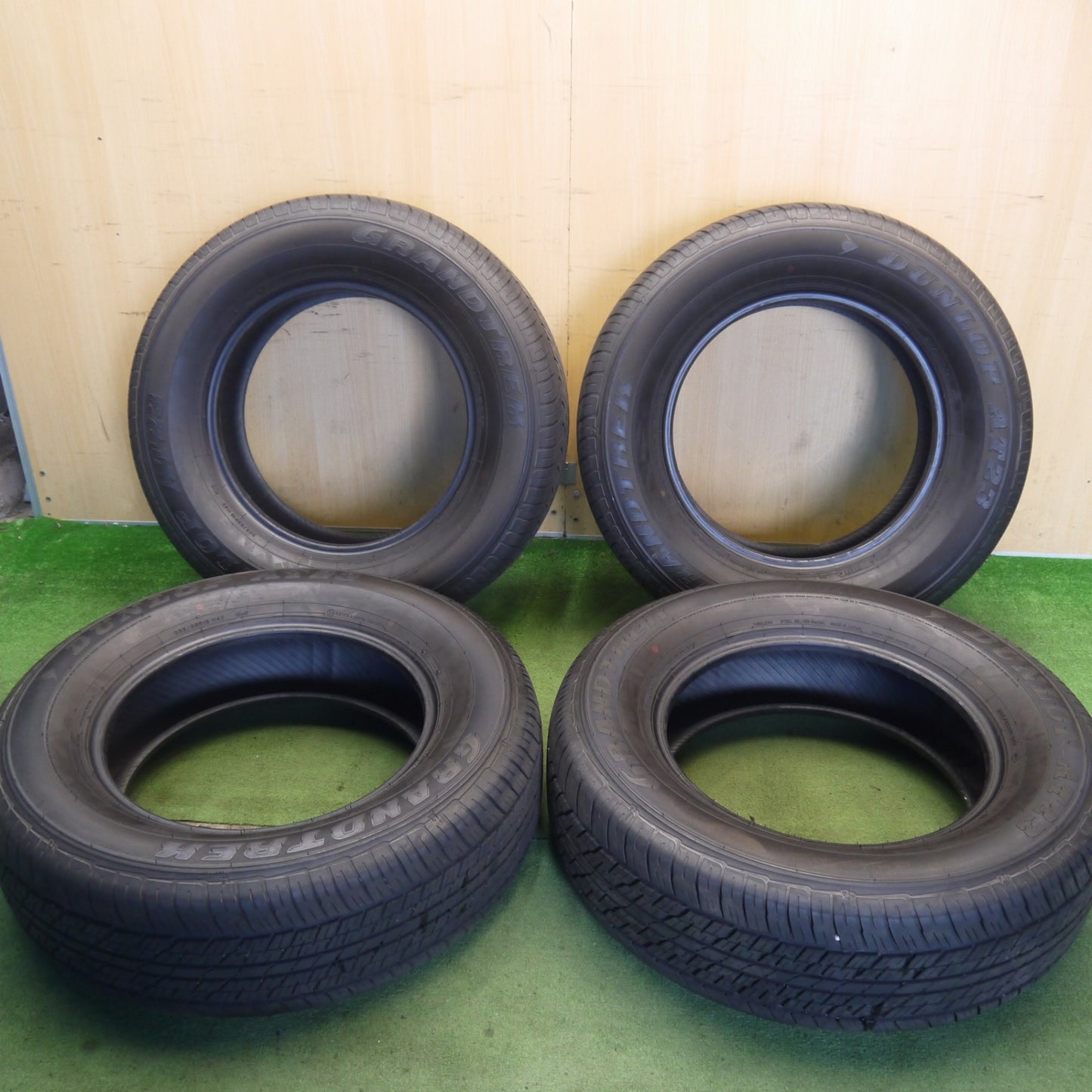 新車外し！25年★265/65R18 ダンロップ AT23 グラントレック タイヤ 18インチ ランクル 250 300 等★6060304Hノタ