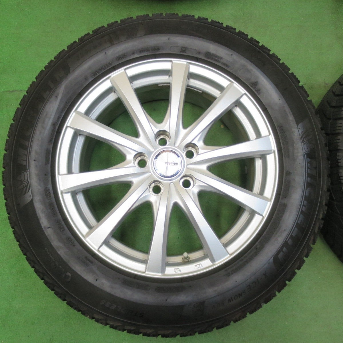 バリ溝！21年！キレイ！9分★スタッドレス 225/65R17 ミシュラン X-ICE SNOW SUV ravrion RS01 ラブリオン 17インチ PCD114.3/5H★5010301イス